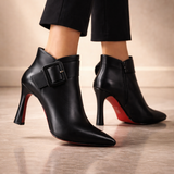 DELACROIX | Botines Signature con Tacón y Hebilla Oversize
