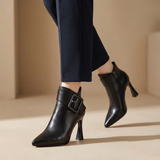DELACROIX | Botines Signature con Tacón y Hebilla Oversize