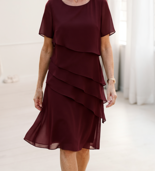 Deirdre | Vestido elegante y fluido con volantes