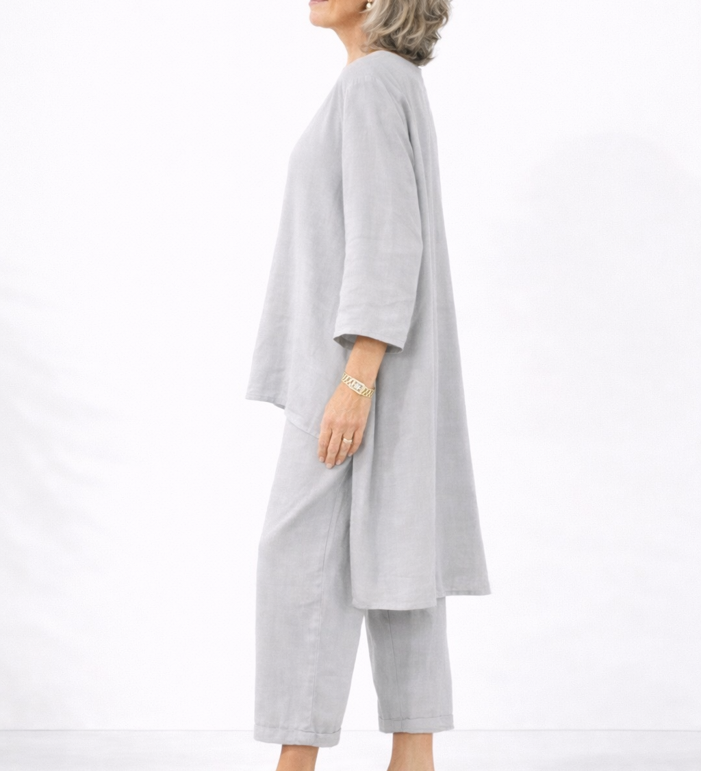Adriena | Conjunto Elegante de Dos Piezas con Escote en V