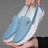 Roko – Entra en el Estilo: Experimenta la Comodidad Cool con Mocasines Modernos