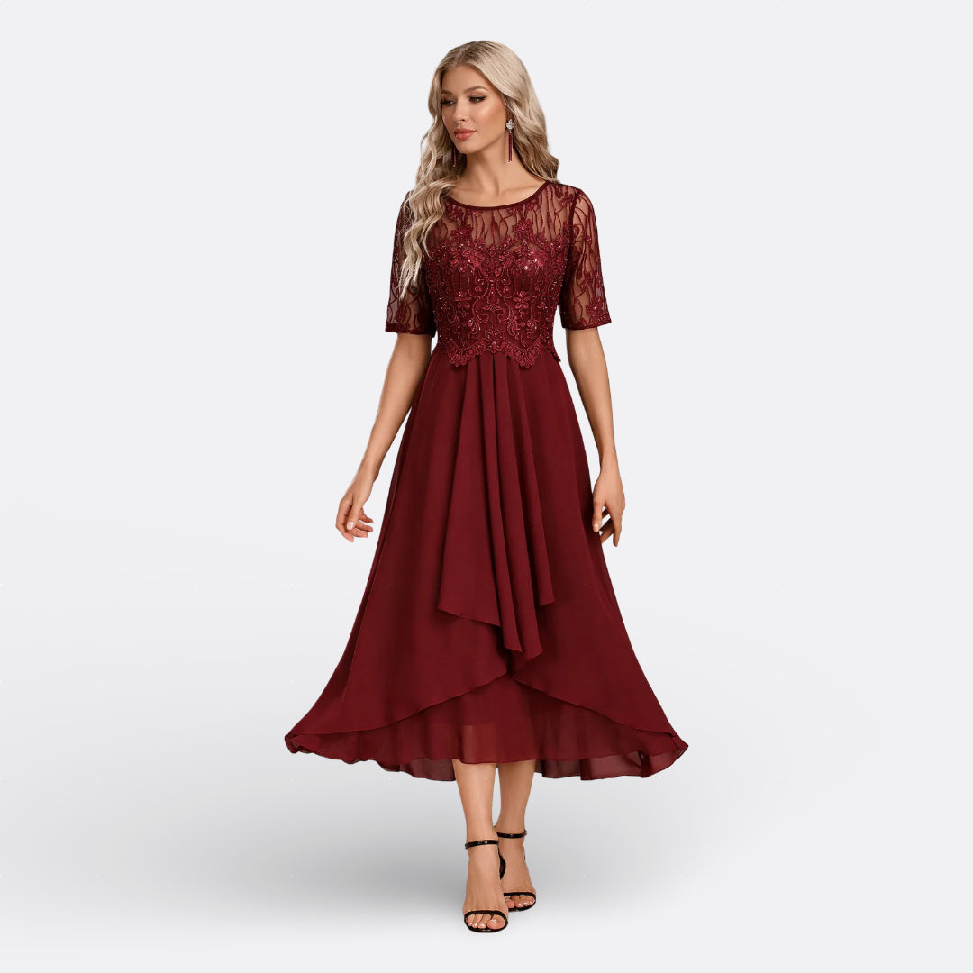 Cristela | Vestido Azul Marino con Encaje y Manga Corta
