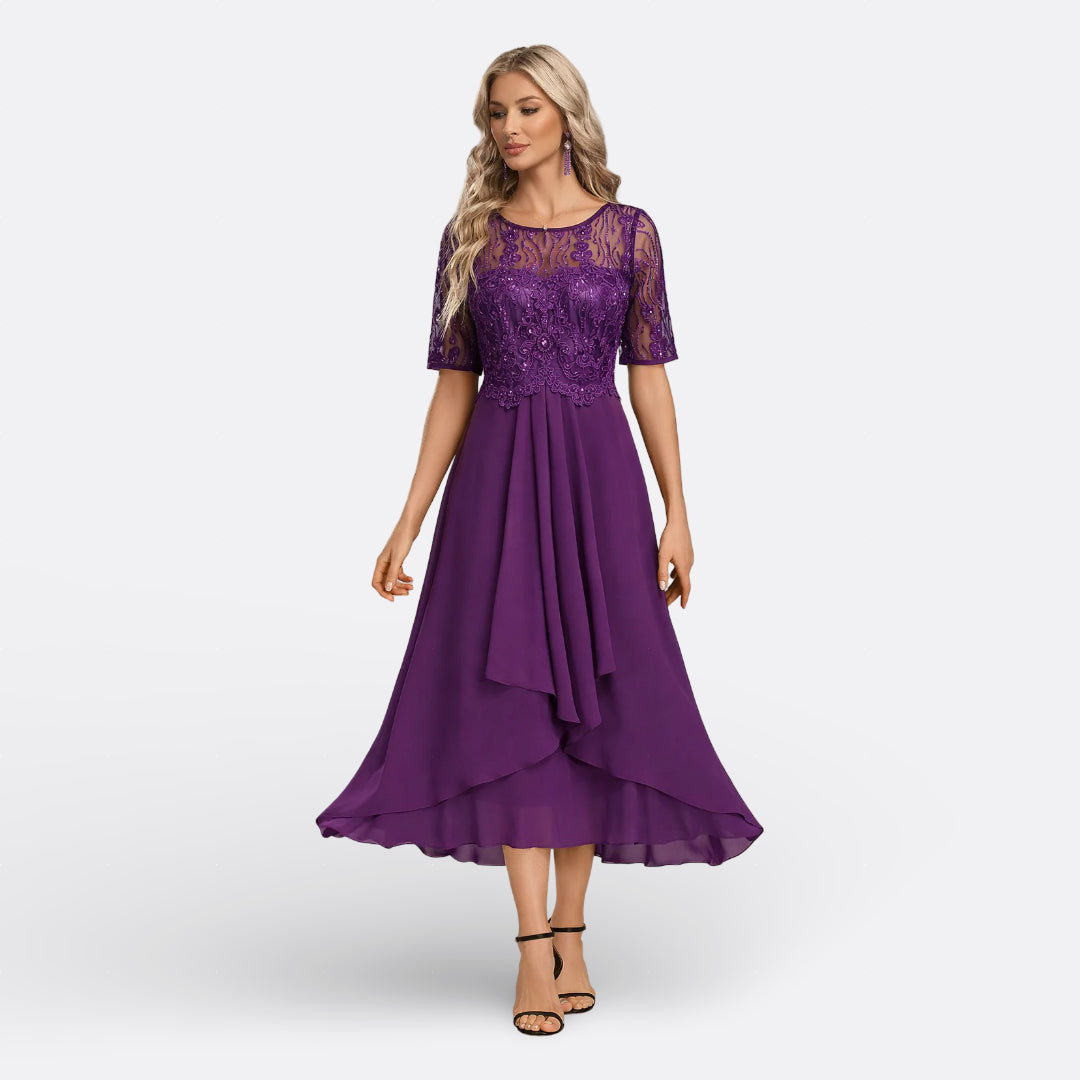 Cristela | Vestido Azul Marino con Encaje y Manga Corta