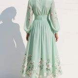Lucija | Vestido midi de gasa con pliegues florales