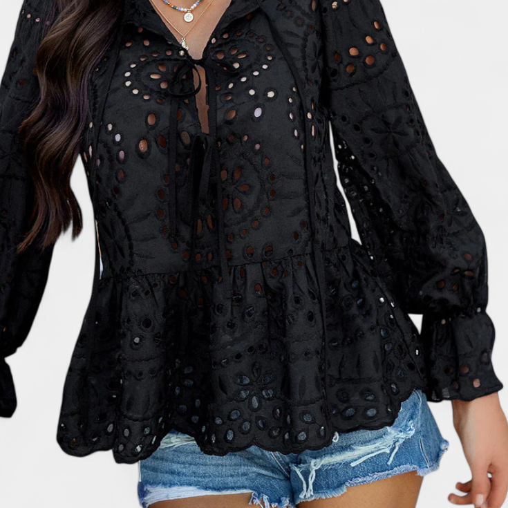 Kayden | Top Bohemio de Encaje con Corte Fluido