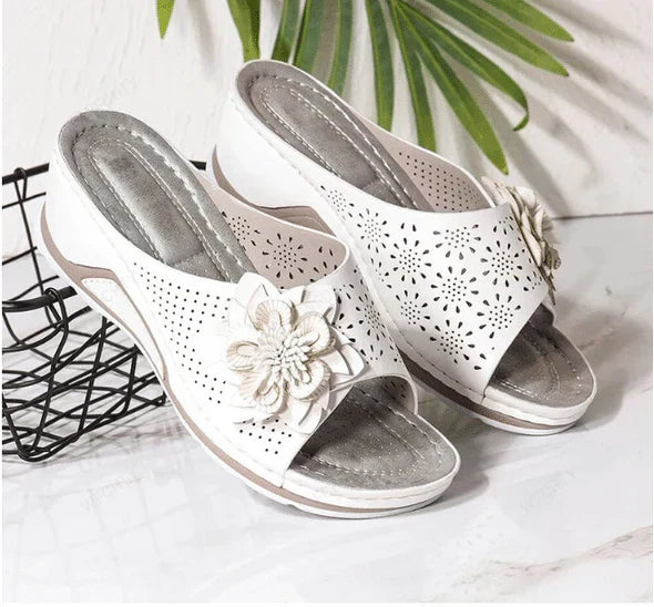 Sandalias ortopédicas de cuero suave con soporte para el arco del pie